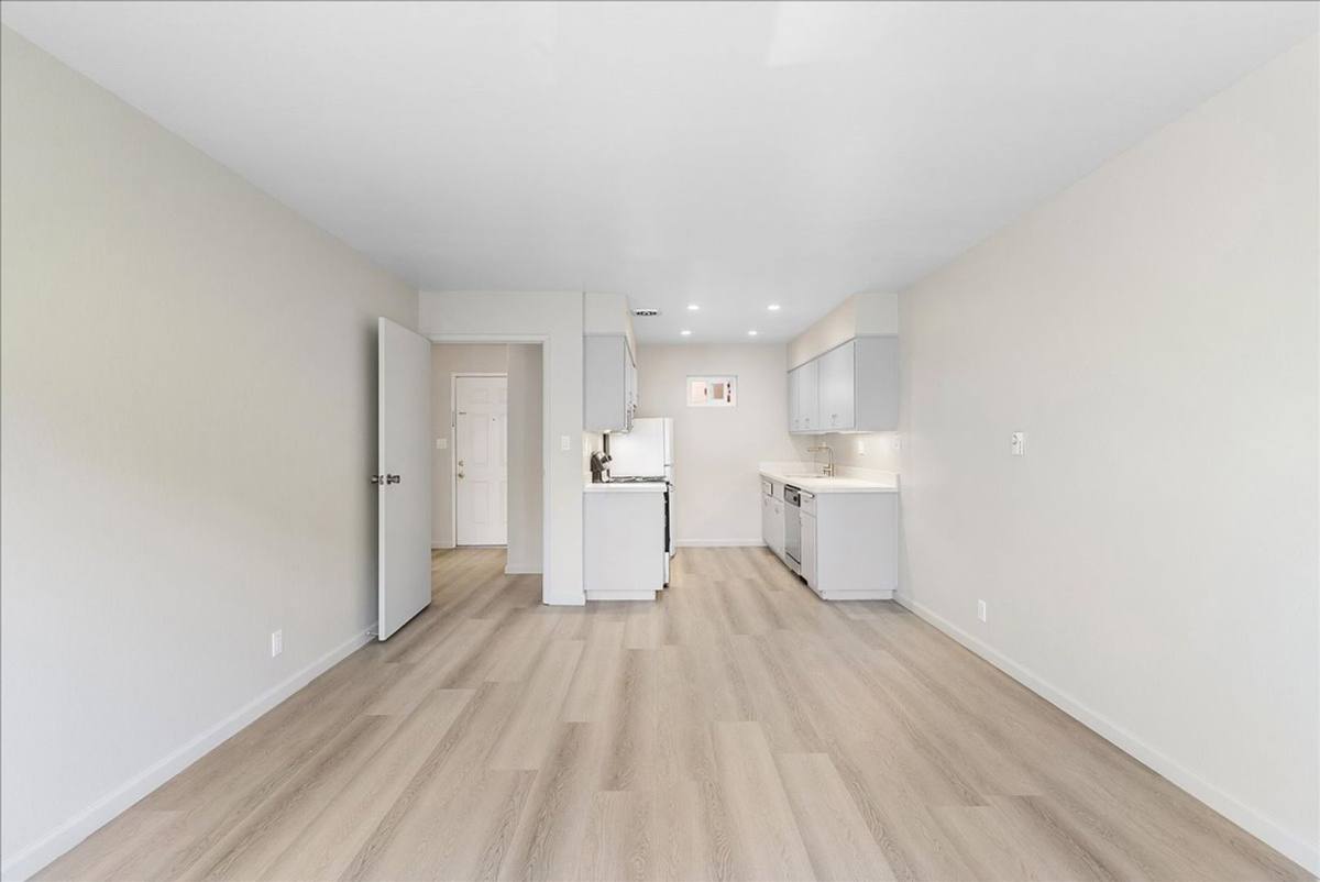 Apartment for rent at 145 17th St, Oakland, CA 94612
