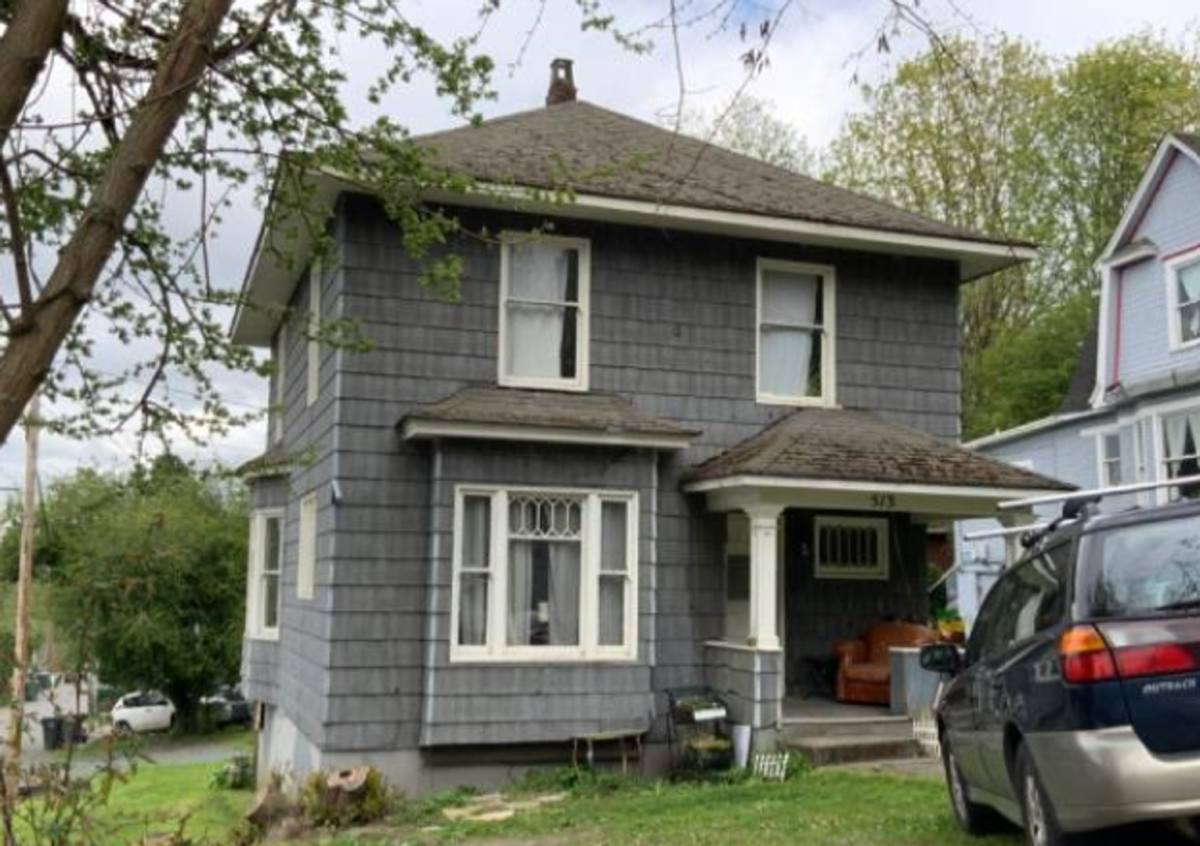 House for rent at 513 E Ivy St, Bellingham, WA 98225