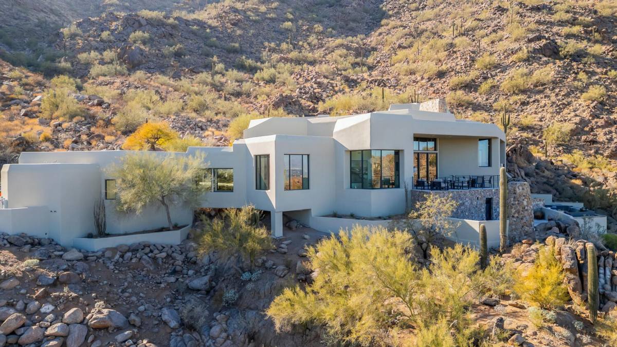 House for rent at 5810 E Cholla Lane, Paradise Valley, AZ 85253