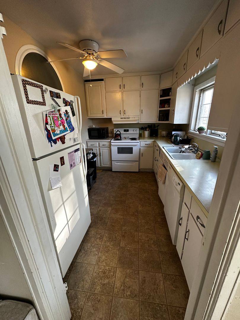 Apartment for rent at 1604 College St, Cedar Falls, IA 50613
