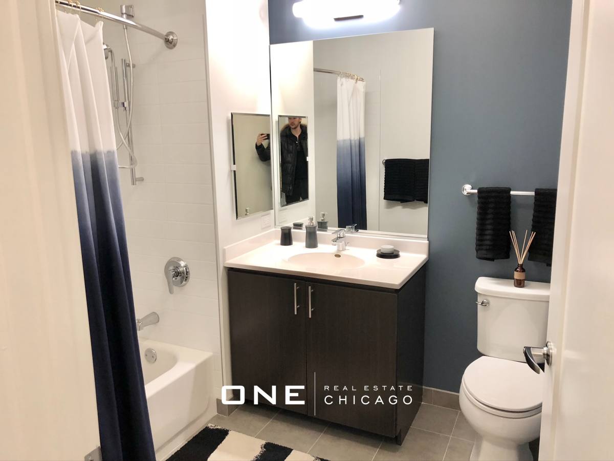 Apartment for rent at 156 W Superior, Chicago, IL 60654