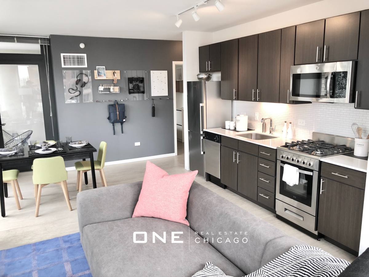 Apartment for rent at 156 W Superior, Chicago, IL 60654
