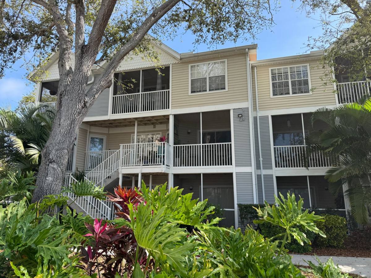 Condo for rent at 850 S Tamiami Trail #835, Sarasota, FL 34236