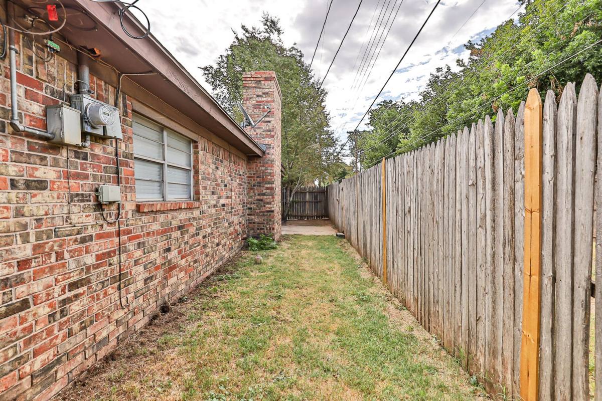 Apartment for rent at 4305 52nd St, Lubbock, TX 79413