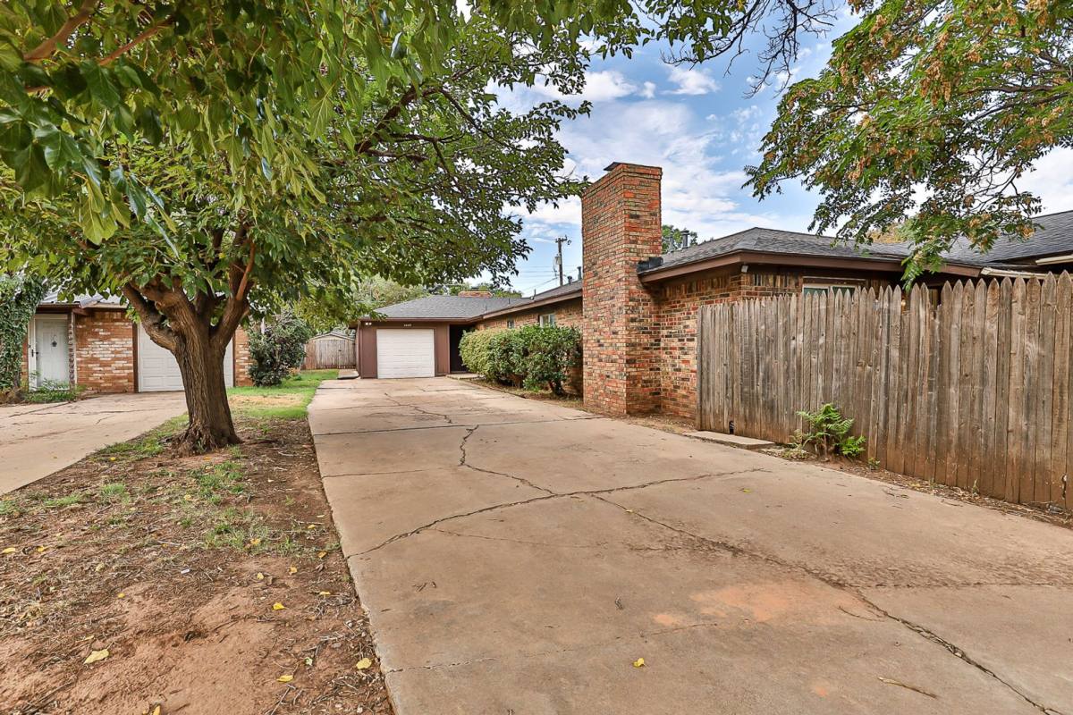 Apartment for rent at 4305 52nd St, Lubbock, TX 79413