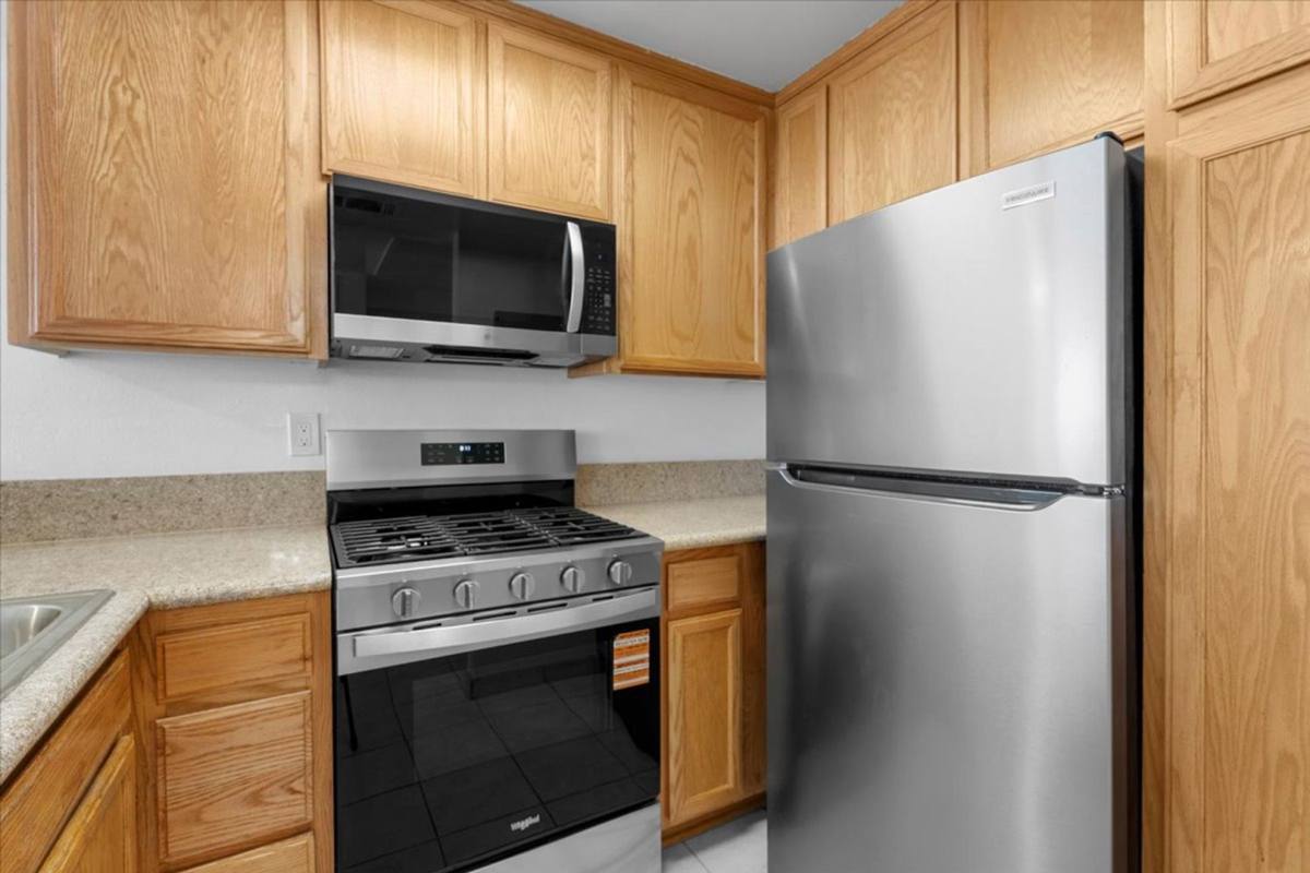 Condo for rent at 5325 Newcastle Ave, Encino, CA 91316