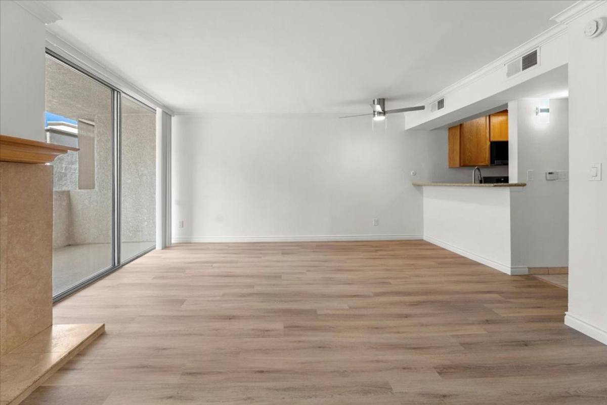 Condo for rent at 5325 Newcastle Ave, Encino, CA 91316