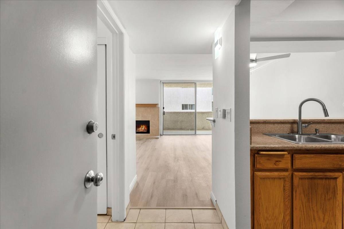 Condo for rent at 5325 Newcastle Ave, Encino, CA 91316