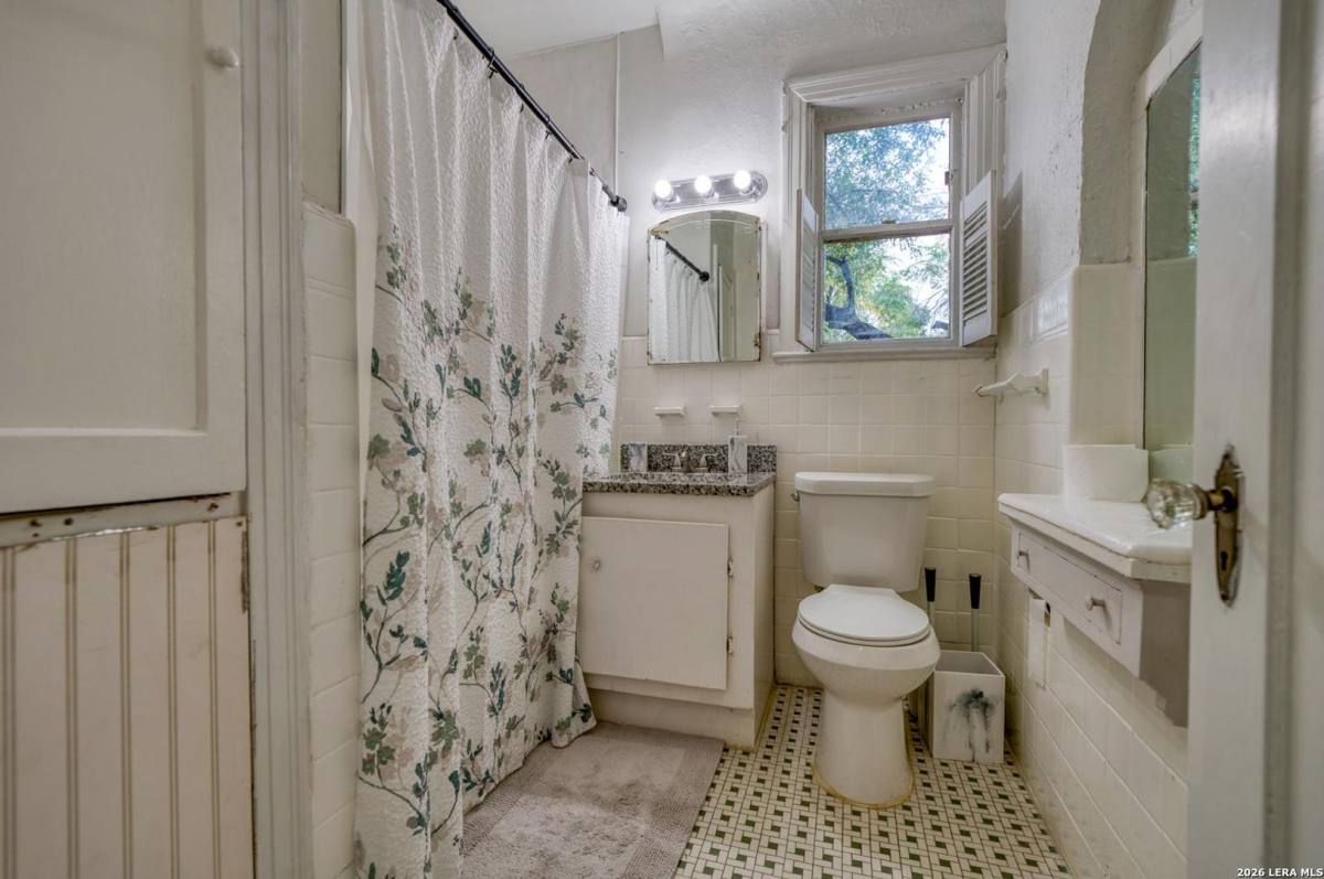 Apartment for rent at 311 E Lullwood, San Antonio, TX 78212