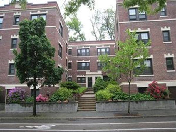 Apartment for rent at 586 Washington St #6, Brookline, MA 02446