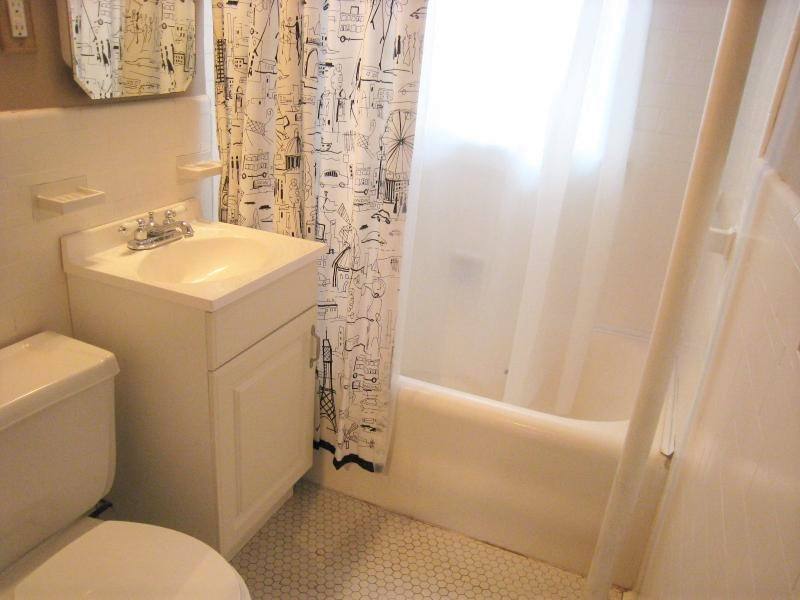 Apartment for rent at 586 Washington St #6, Brookline, MA 02446