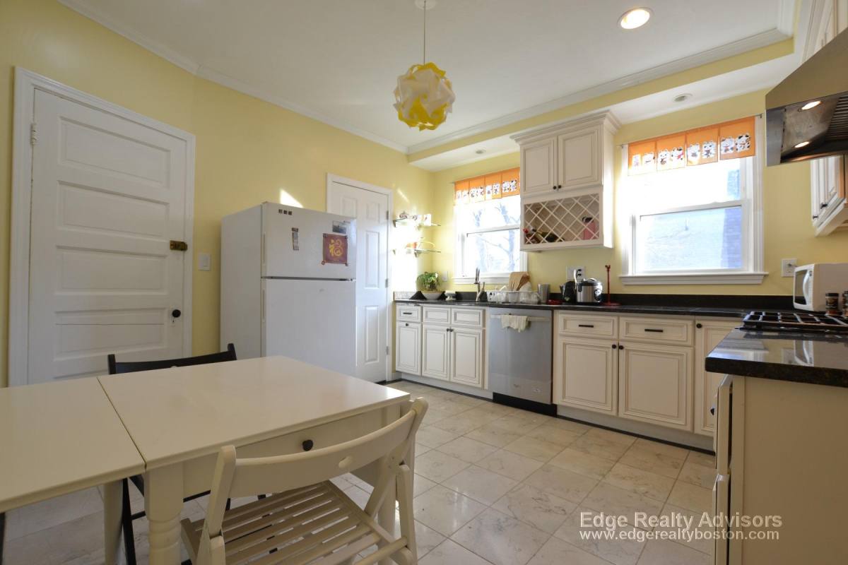 House for rent at 35 Palmer St #R, Waltham, MA 02451