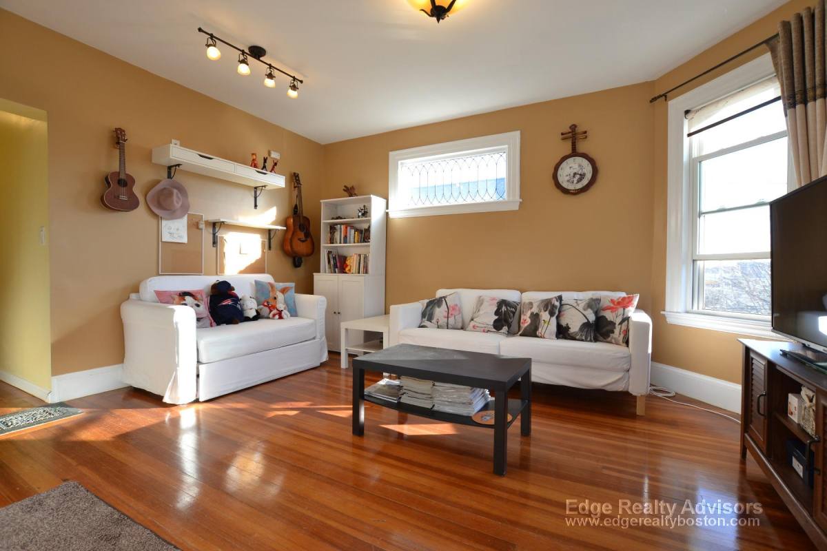 House for rent at 35 Palmer St #R, Waltham, MA 02451