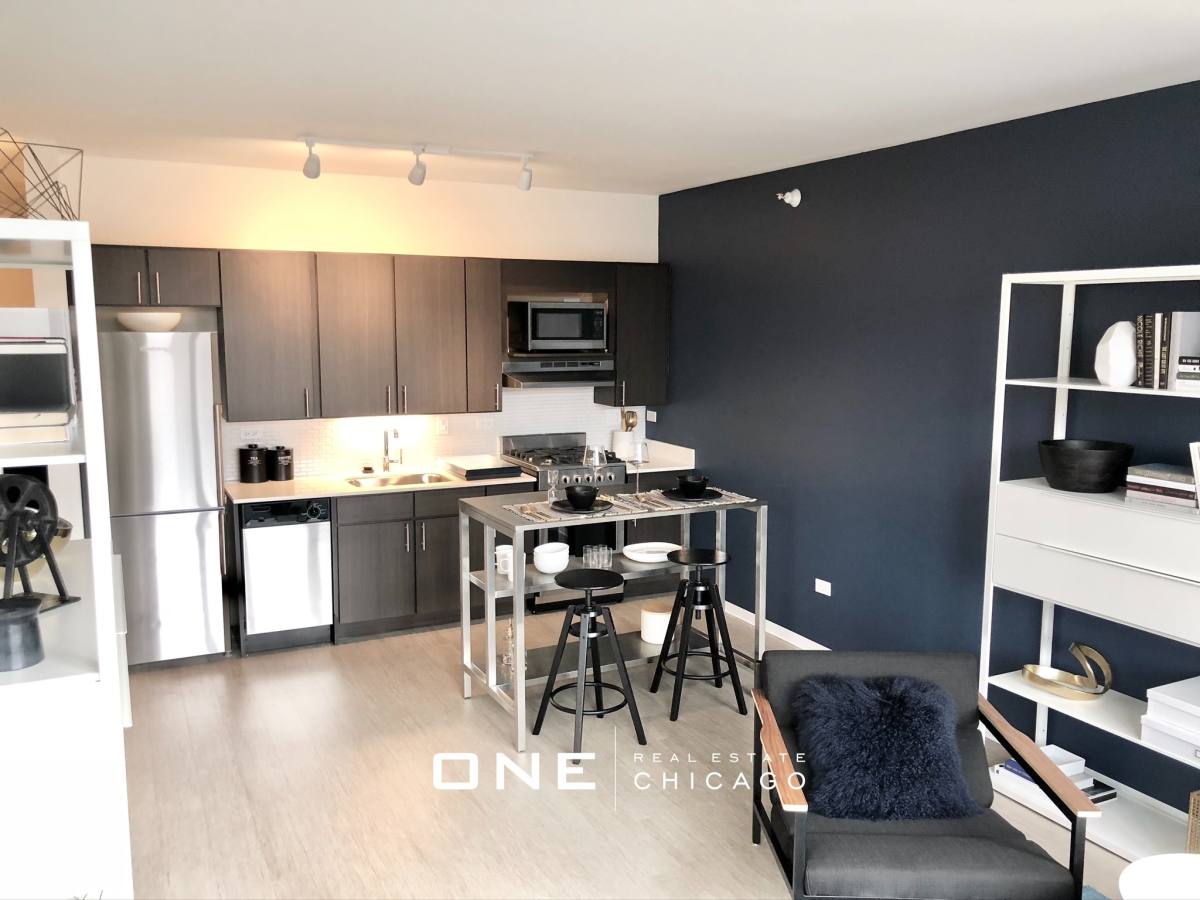 Apartment for rent at 156 W Superior #2, Chicago, IL 60654
