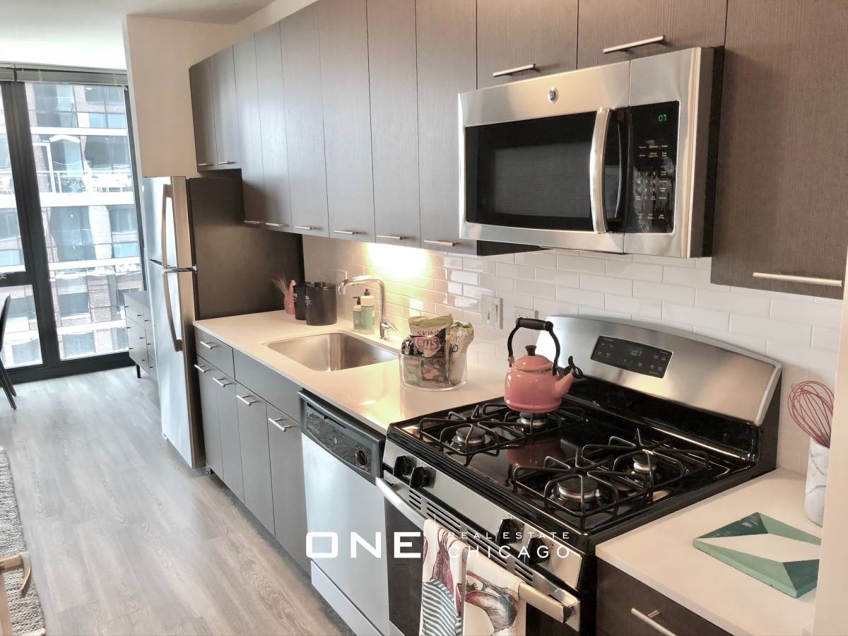 Apartment for rent at 629 N Wells #1, Chicago, IL 60606