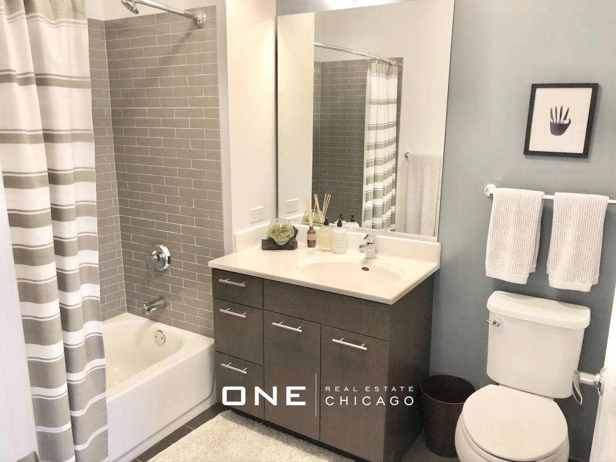 Apartment for rent at 629 N Wells #1, Chicago, IL 60606