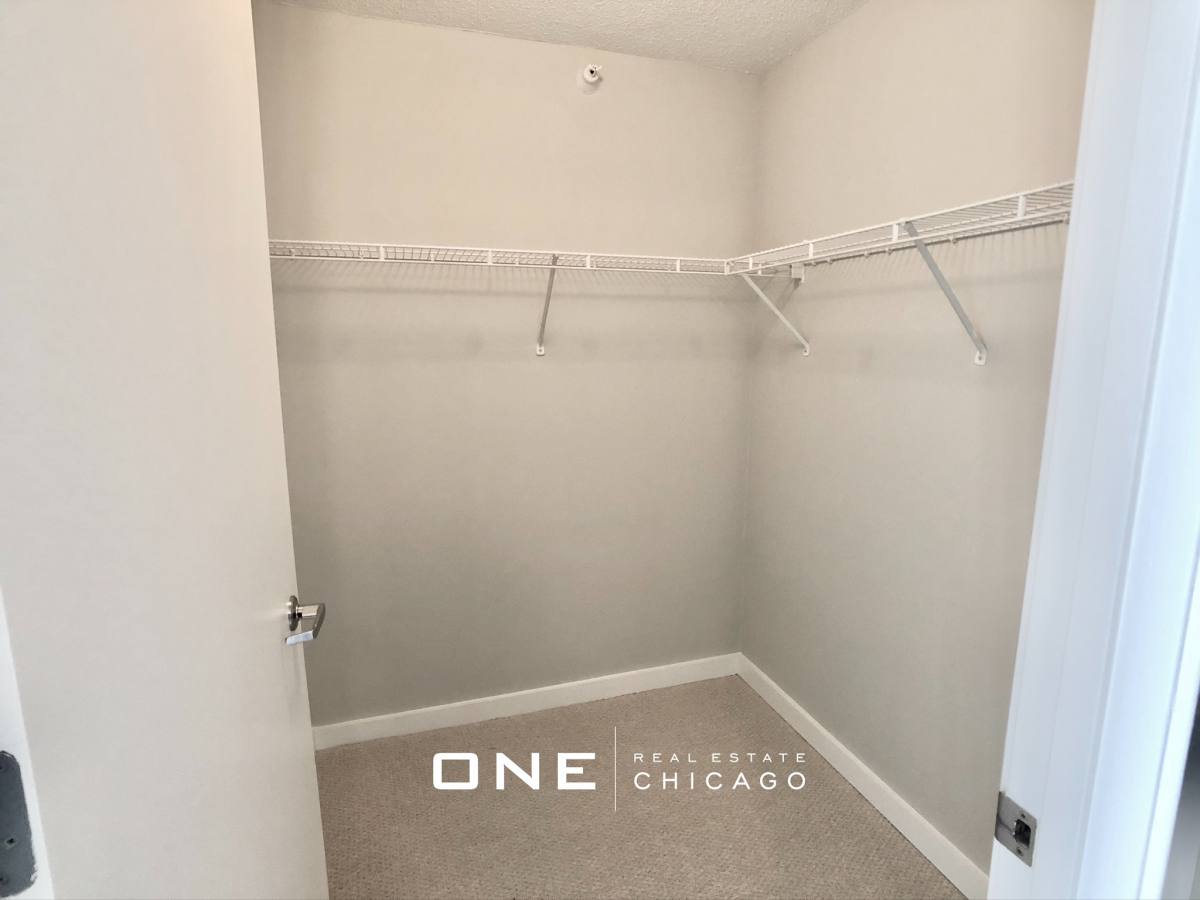 Apartment for rent at 528 N State 5, Chicago, IL 60654