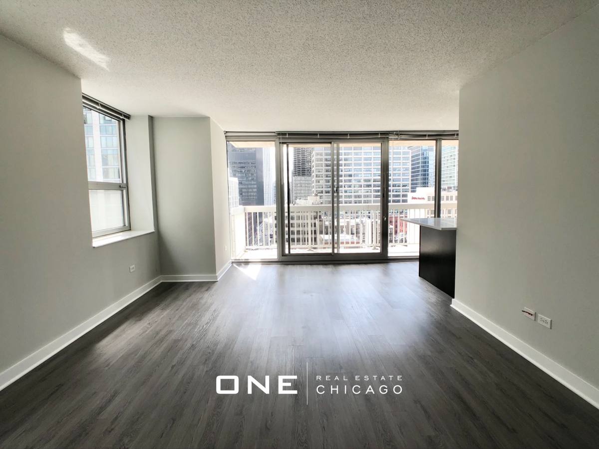 Apartment for rent at 528 N State 5, Chicago, IL 60654