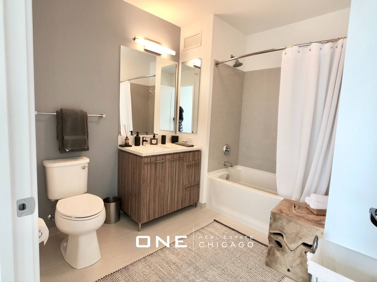 Apartment for rent at 333 W Wolf Point Plaza #1, Chicago, IL 60654