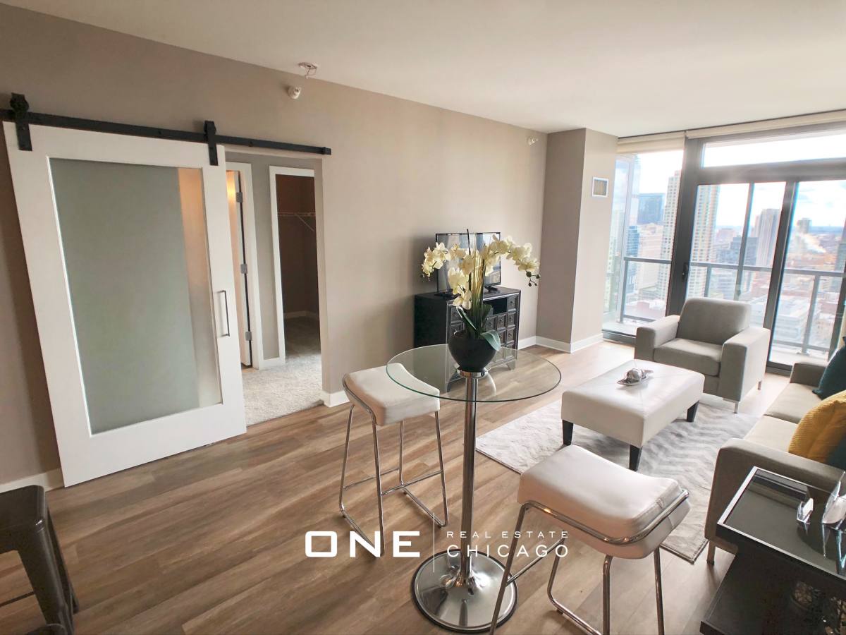 Apartment for rent at 501 N State St #1, Chicago, IL 60654