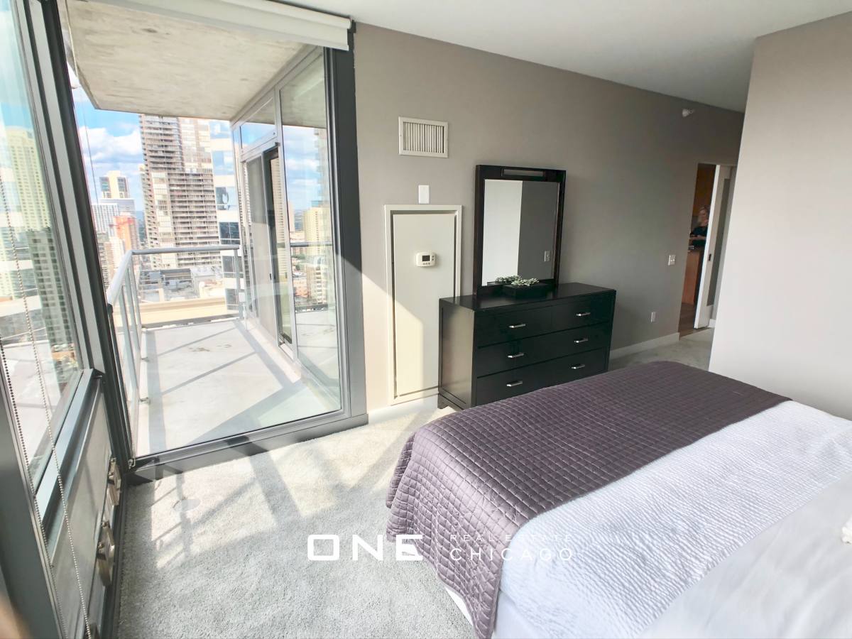 Apartment for rent at 501 N State St #1, Chicago, IL 60654