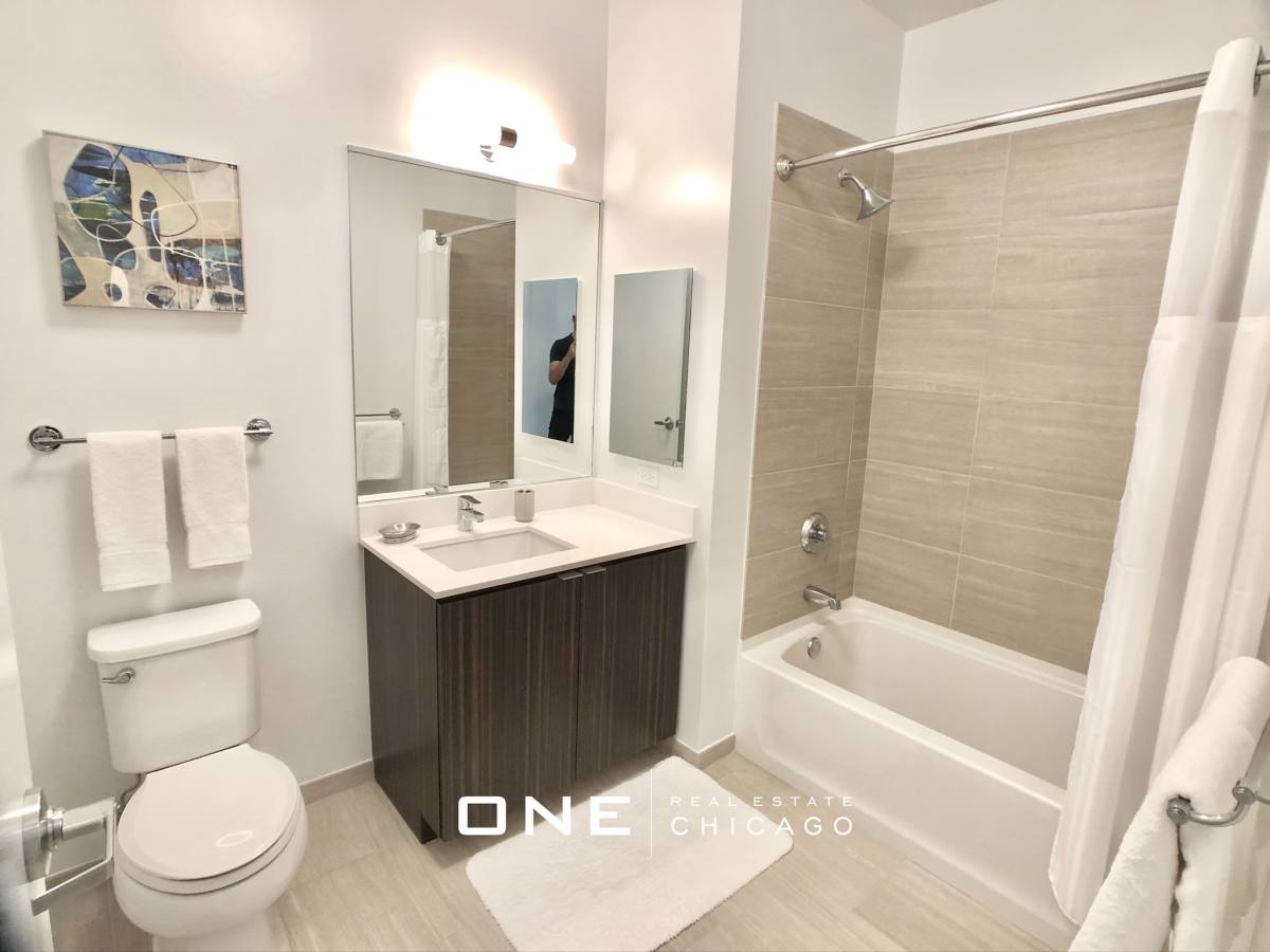 Apartment for rent at 210 N Michigan #1, Chicago, IL 60601