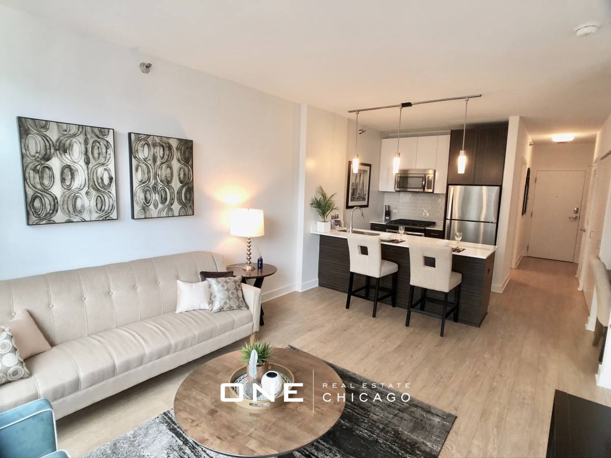 Apartment for rent at 210 N Michigan #2, Chicago, IL 60601