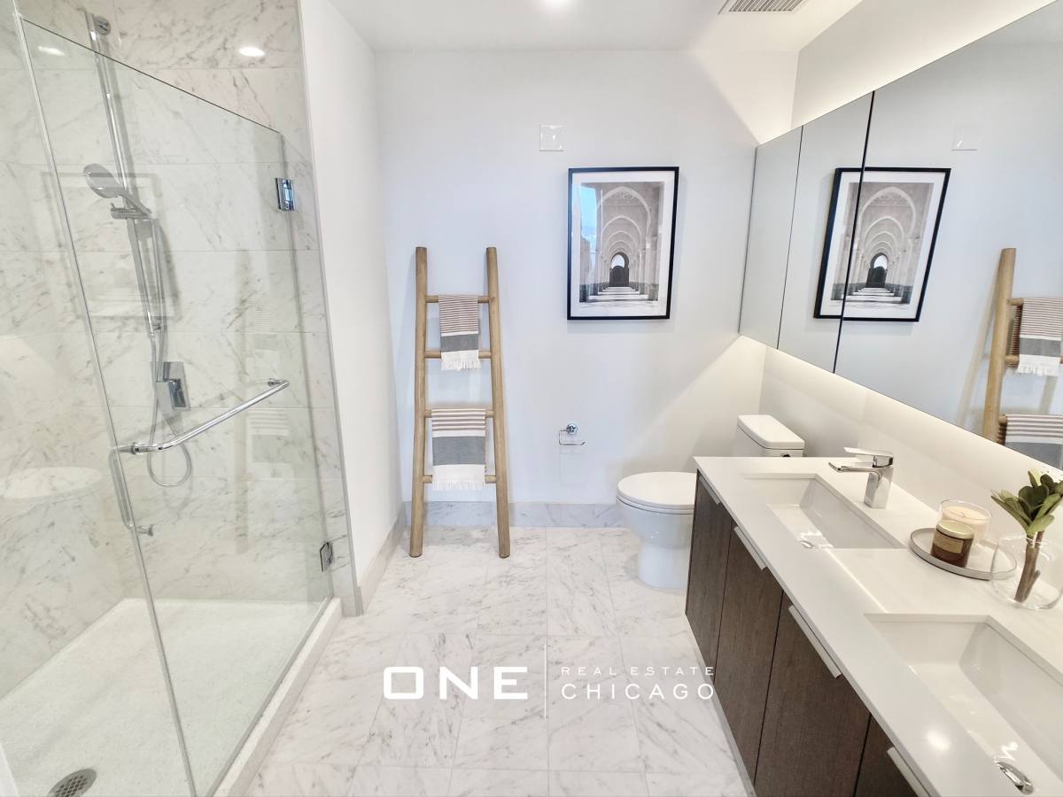 Apartment for rent at 204 W Hill #6, Chicago, IL 60610