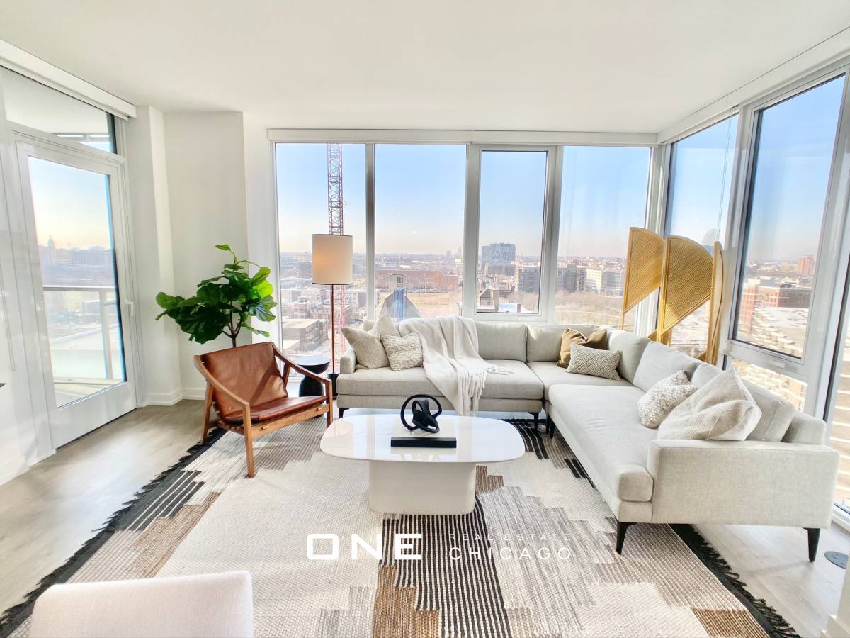 Apartment for rent at 204 W Hill #6, Chicago, IL 60610