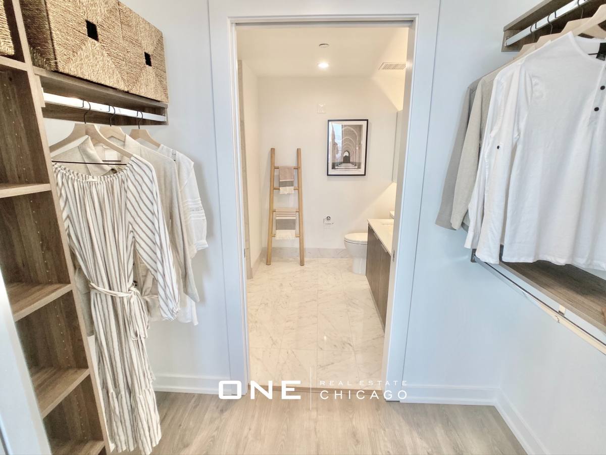 Apartment for rent at 204 W Hill #6, Chicago, IL 60610