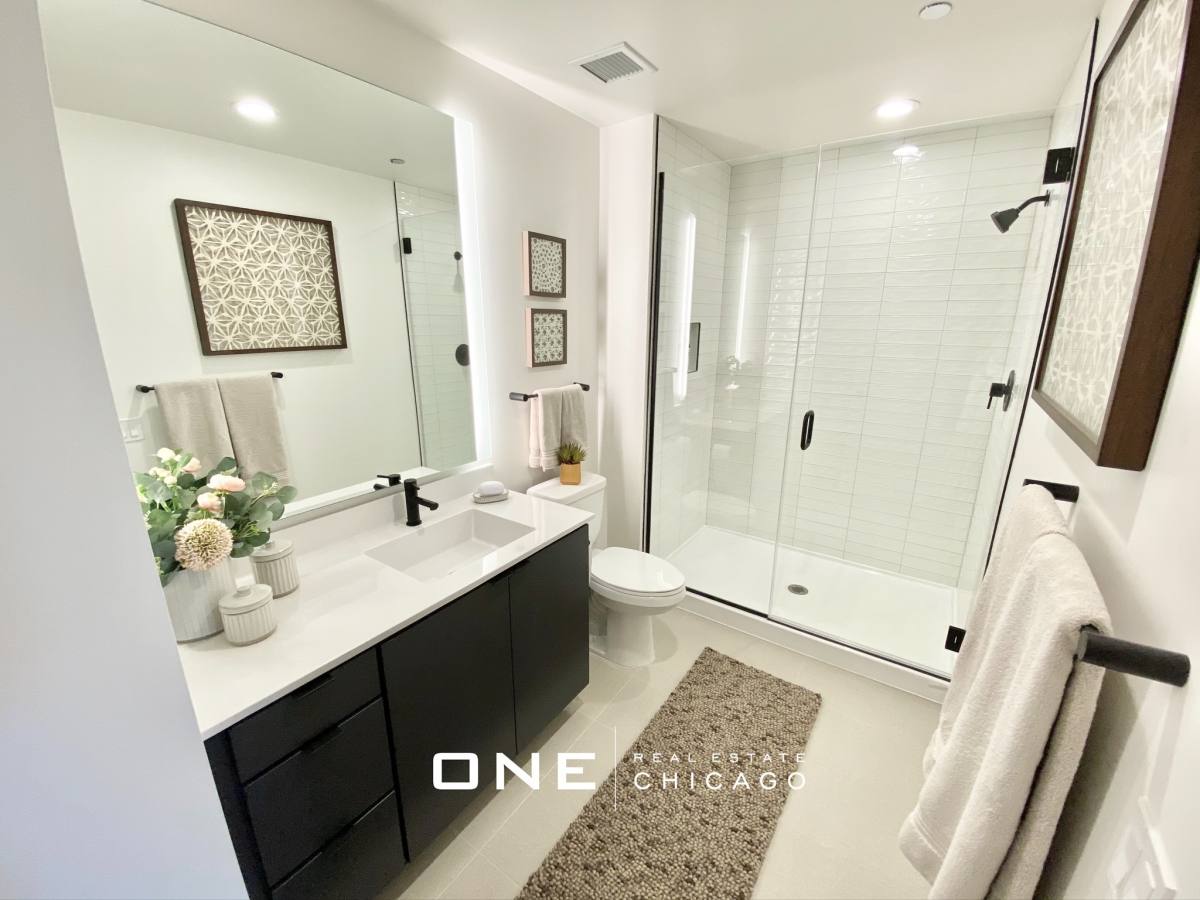 Apartment for rent at 633 W N #2, Chicago, IL 60610