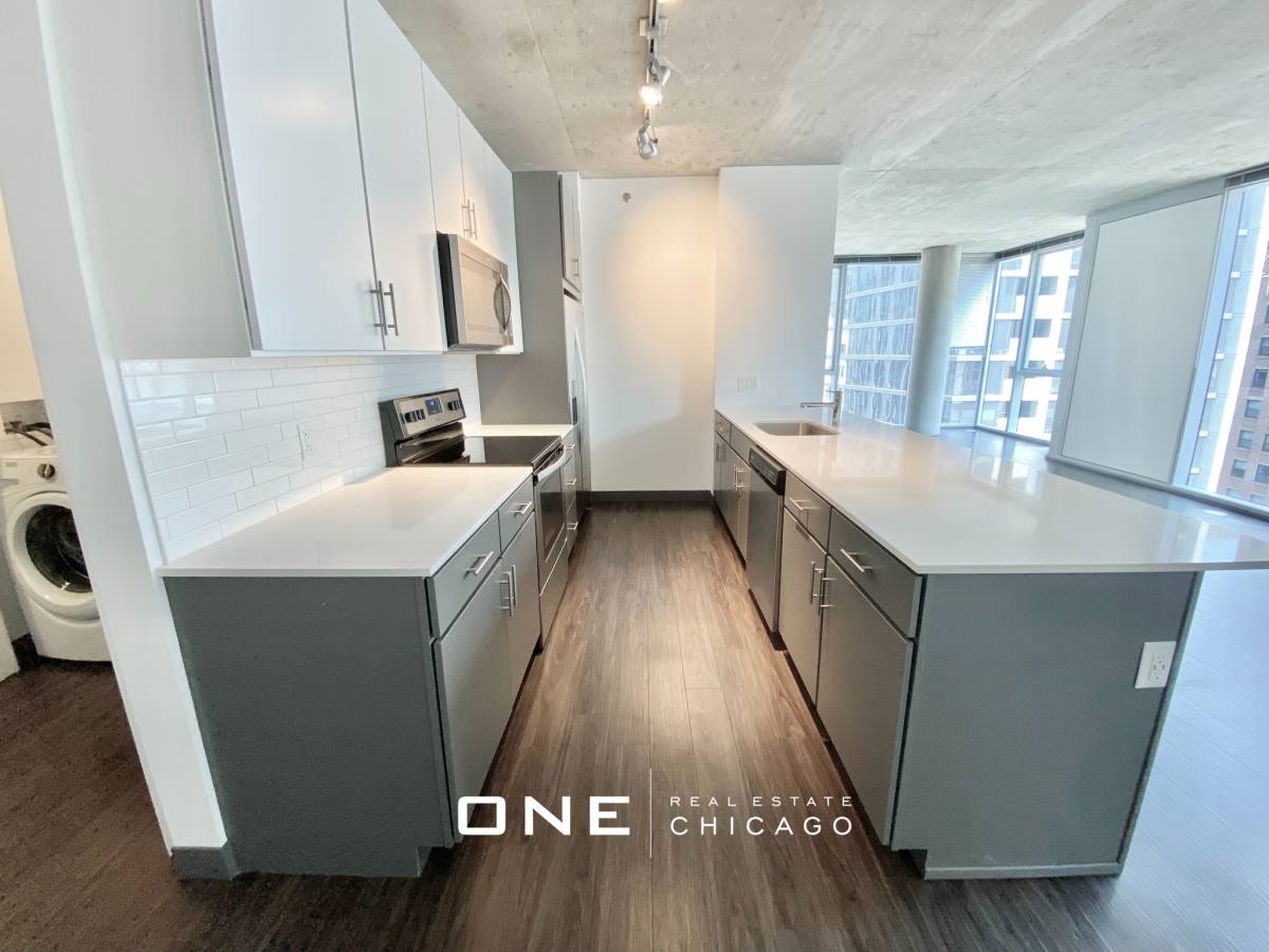 Apartment for rent at 215 W Lake #3, Chicago, IL 60601