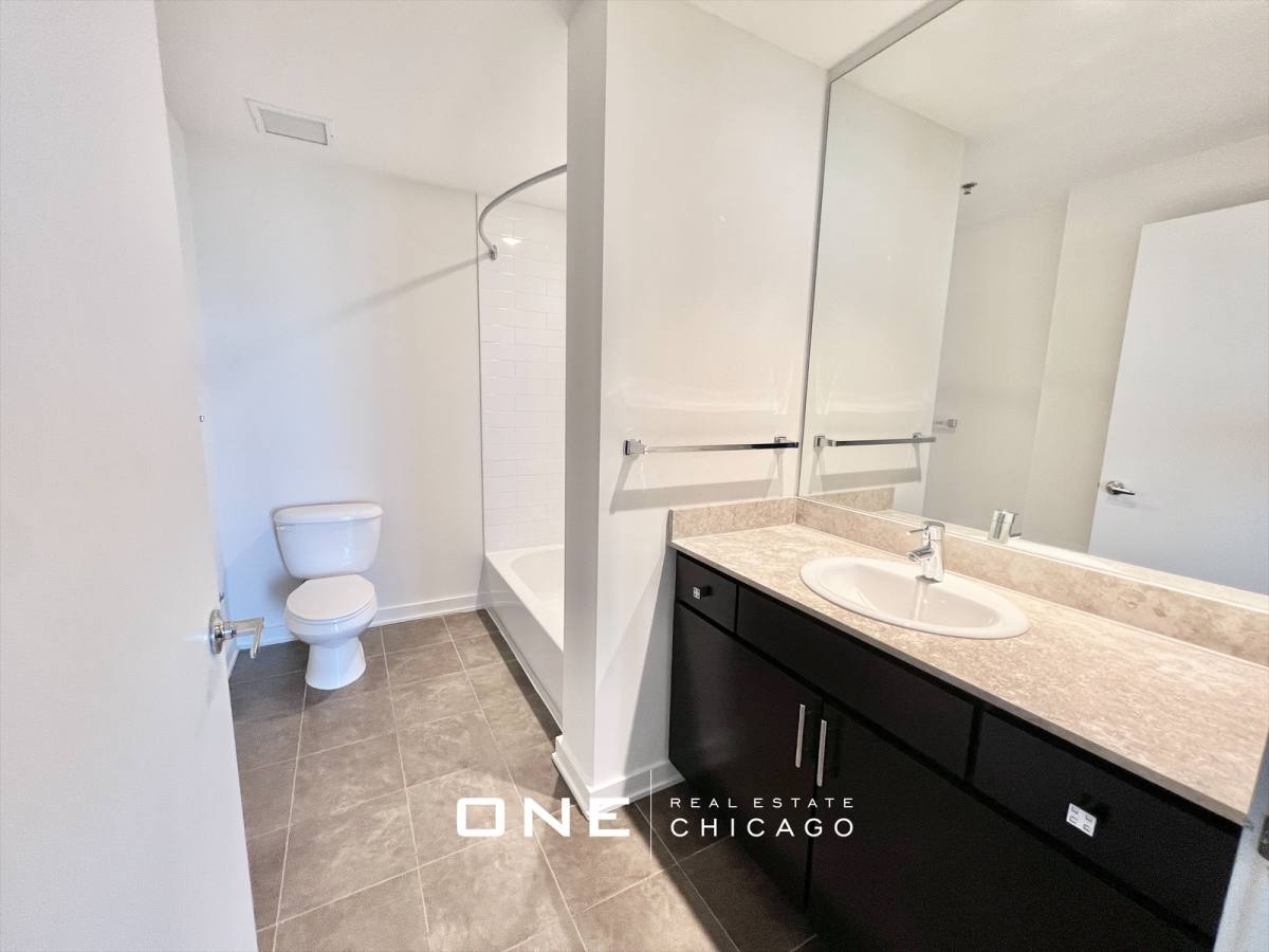 Apartment for rent at 161 W Kinzie, Chicago, IL 60654
