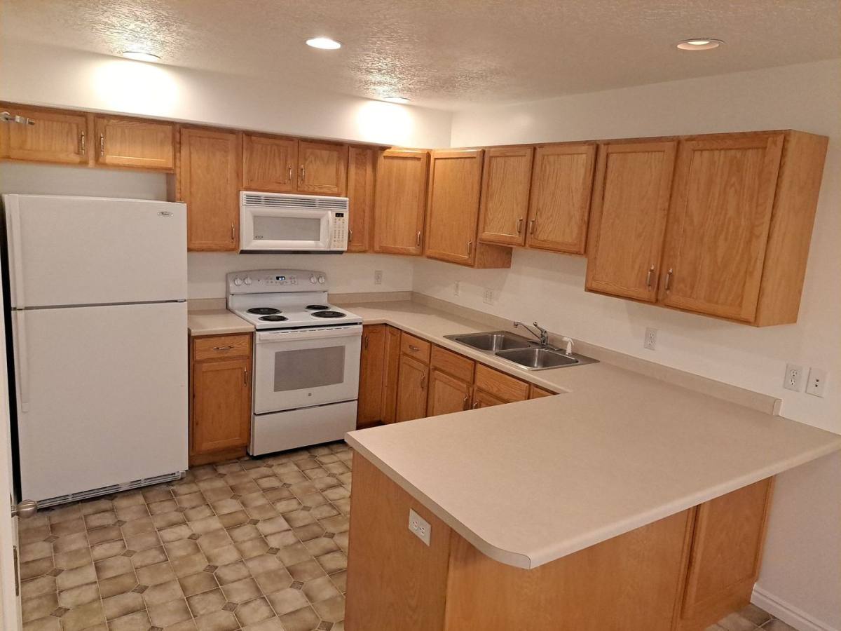 Townhouse for rent at 1144 S 1420 E, Provo, UT 84606
