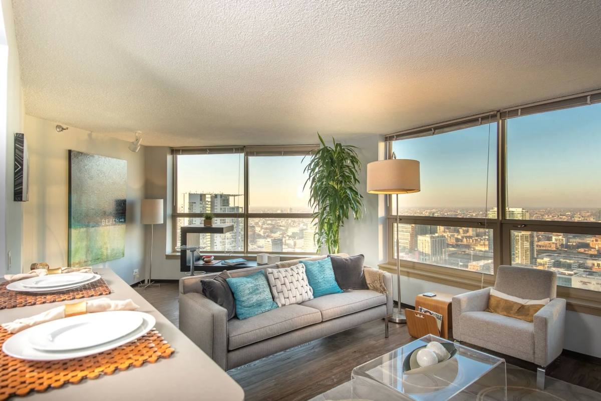 Apartment for rent at 555 W Madison, Chicago, IL 60647