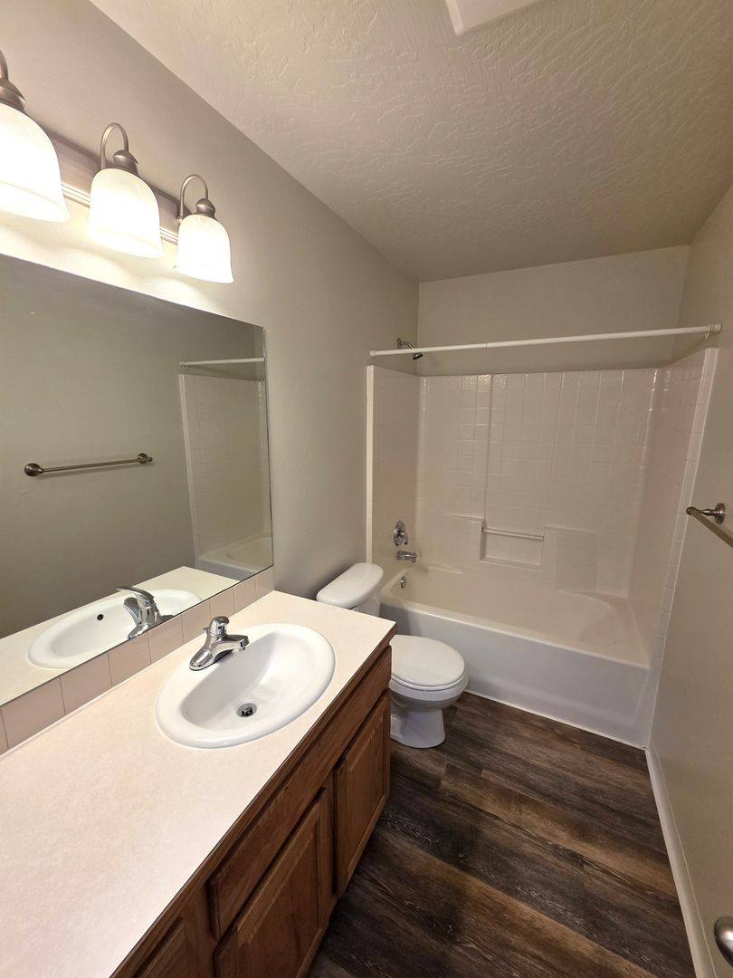 Apartment for rent at 2940 Matt Dr, Eugene, OR 97408