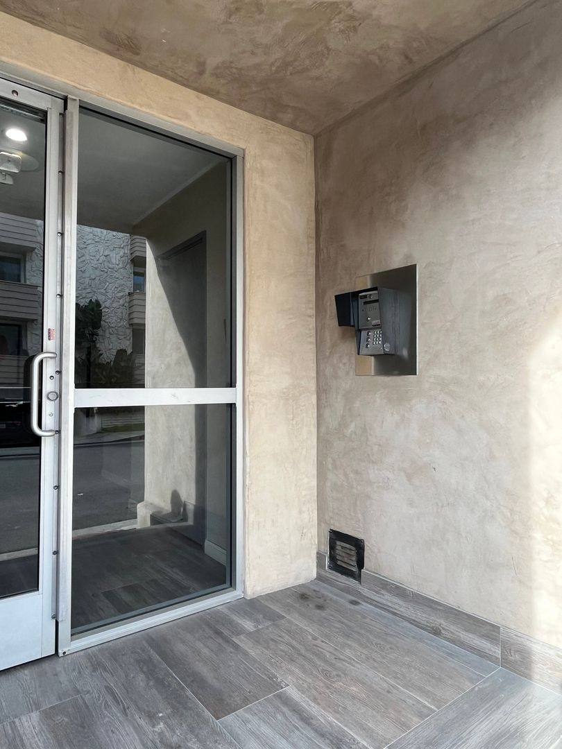 Apartment for rent at 33 Driftwood St, Marina Del Rey, CA 90292