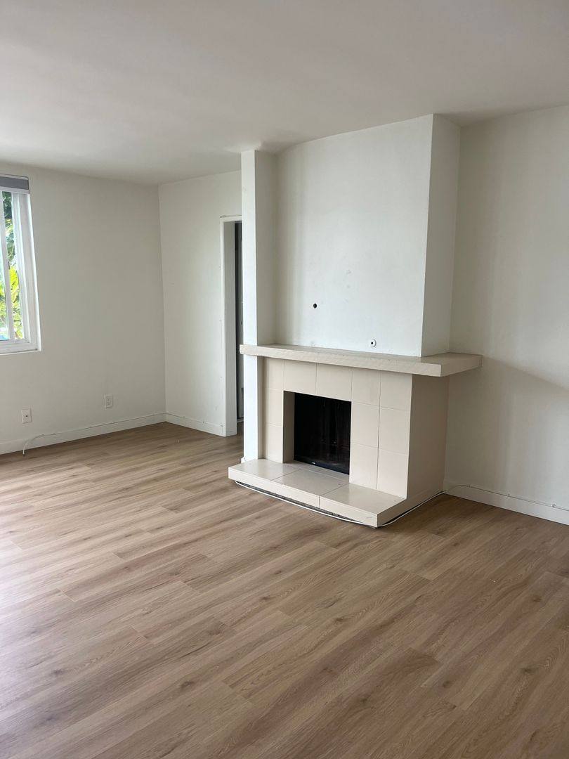 Apartment for rent at 33 Driftwood St, Marina Del Rey, CA 90292