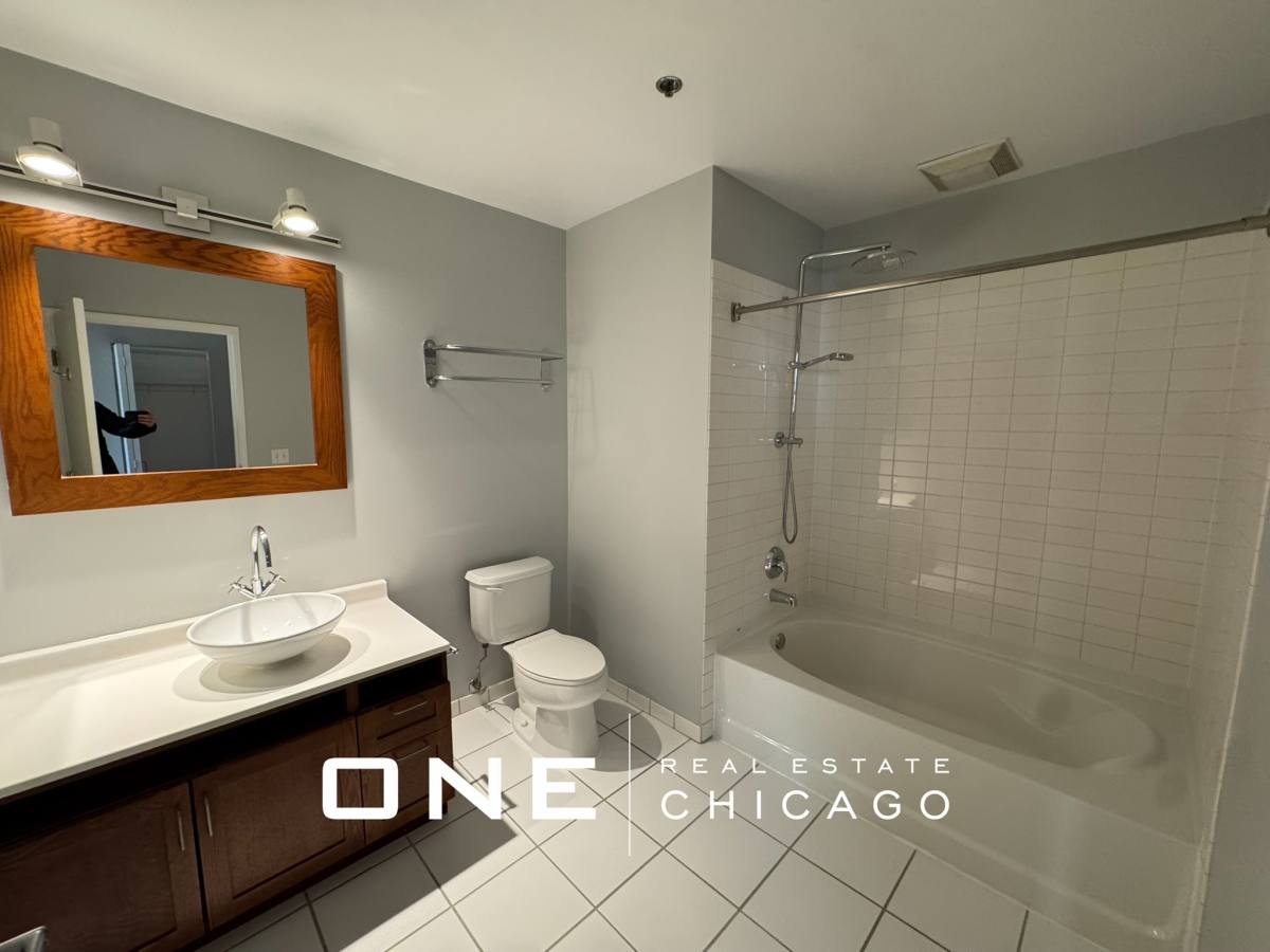 Apartment for rent at 70 E Lake St, Chicago, IL 60601