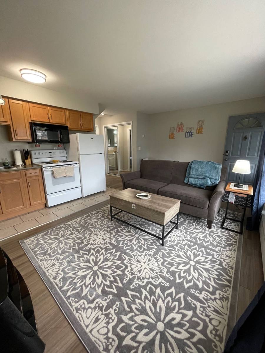 Apartment for rent at 4031 Crooks Rd, Royal Oak, MI 48073