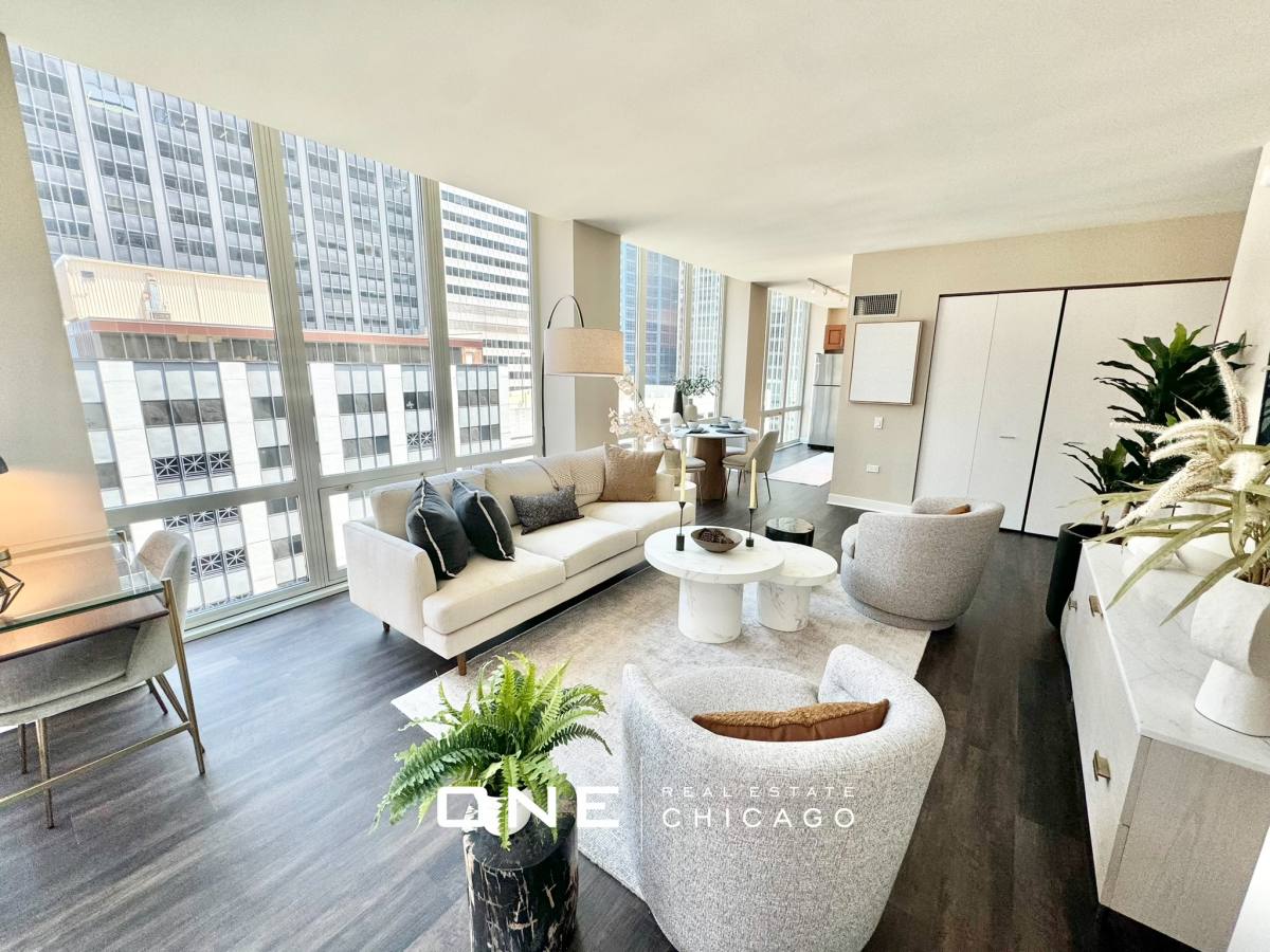 Apartment for rent at 230 W Washington #4, Chicago, IL 60606