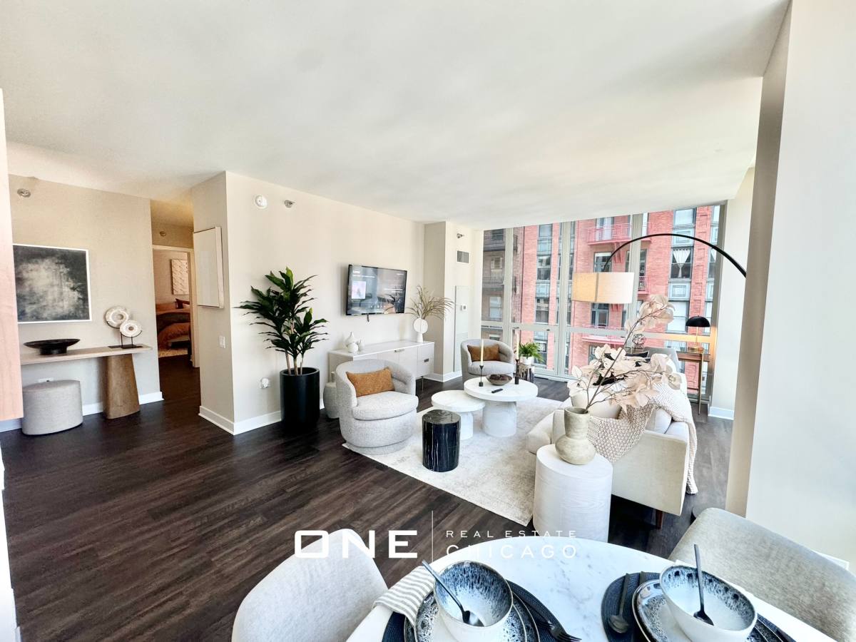 Apartment for rent at 230 W Washington #4, Chicago, IL 60606