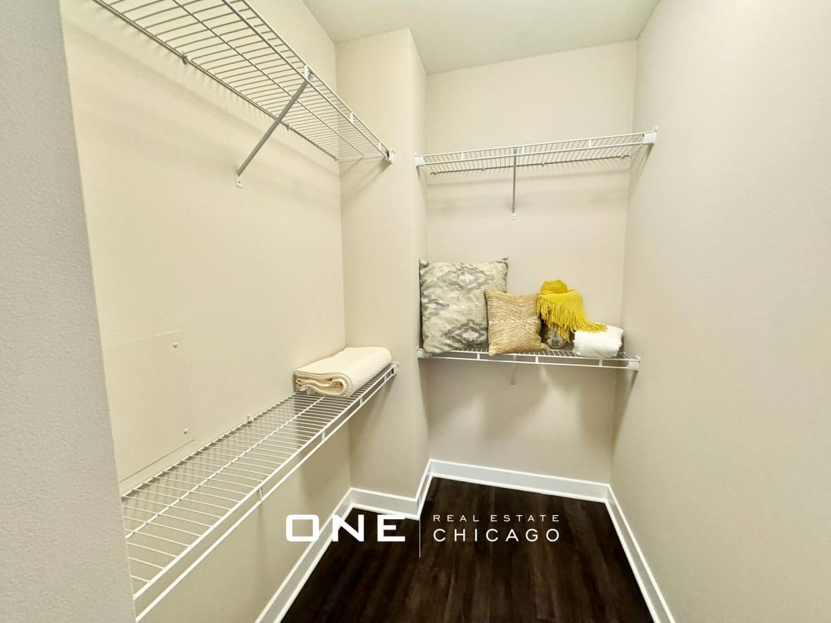 Apartment for rent at 230 W Washington #4, Chicago, IL 60606