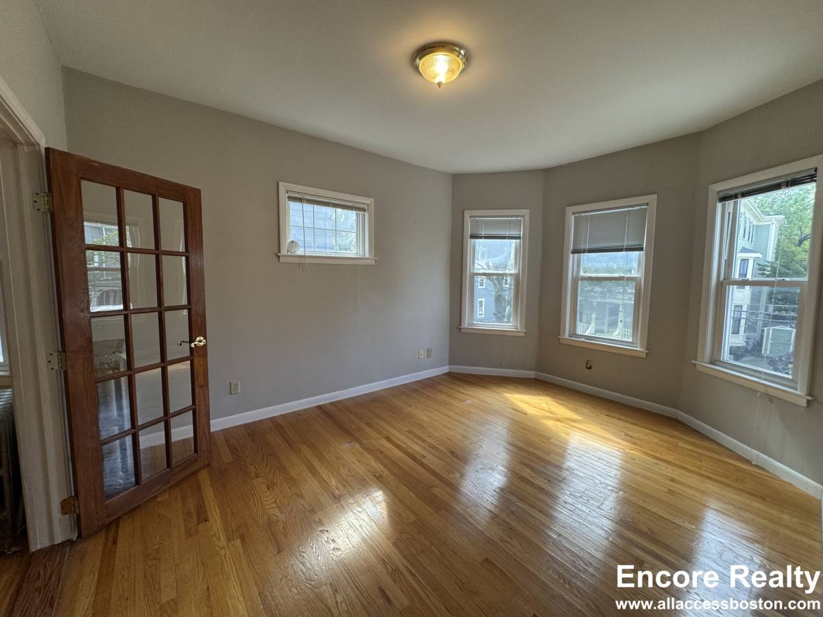 Apartment for rent at 23 Tufts St #2, Cambridge, MA 02139