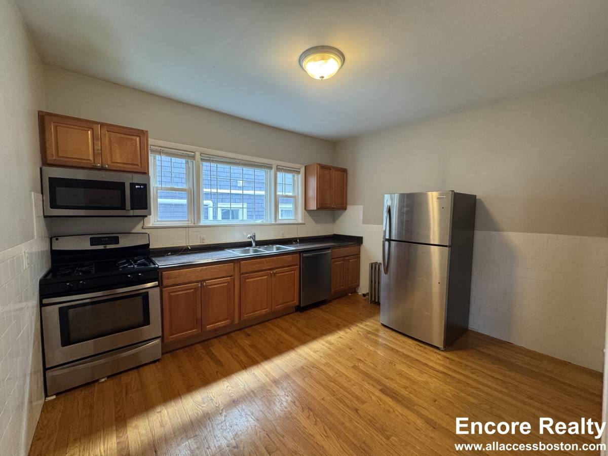 Apartment for rent at 23 Tufts St #2, Cambridge, MA 02139