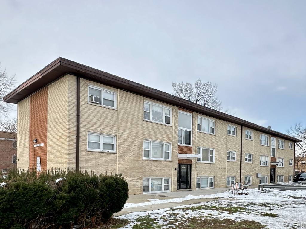 Apartment for rent at 9630 632 Ivanhoe #AW8, Schiller Park, IL 60176