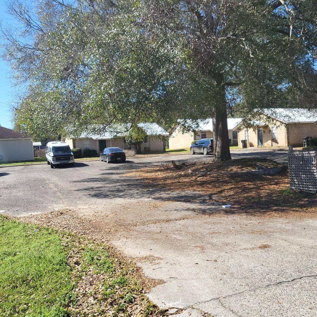Apartment for rent at 99 Celia Dr, East Dublin, GA 31027