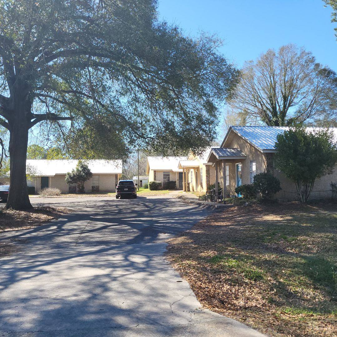 Apartment for rent at 99 Celia Dr, East Dublin, GA 31027