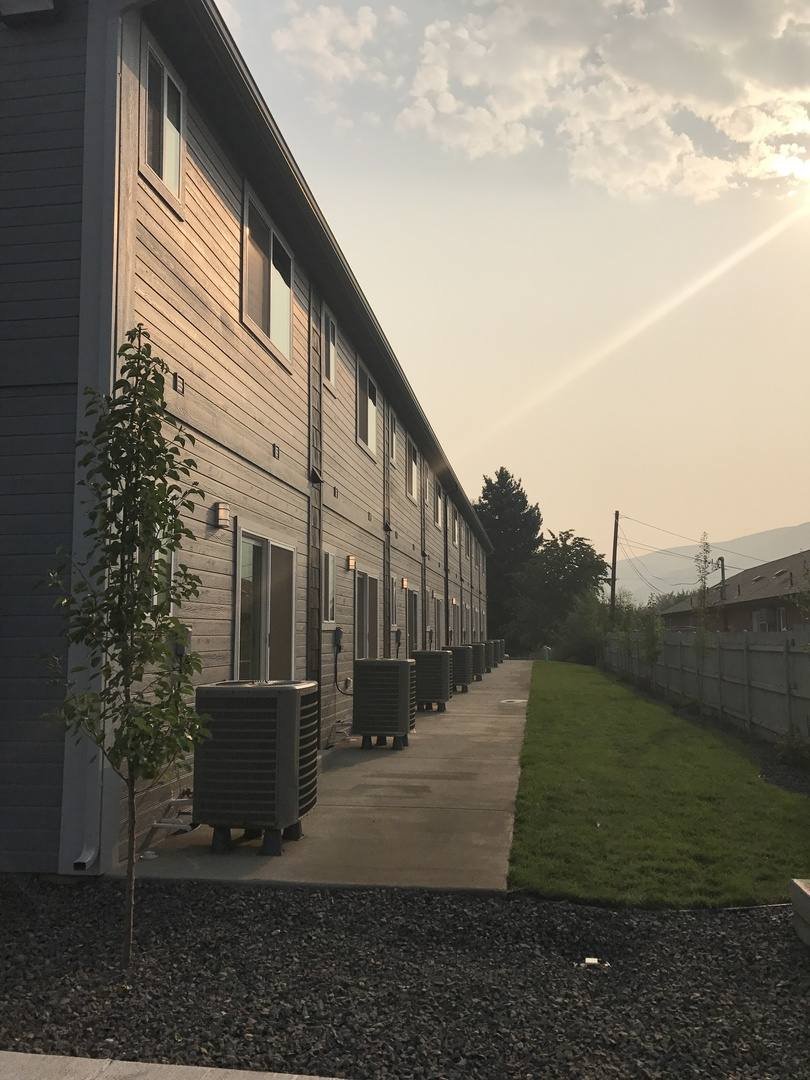 Apartment for rent at 615 S 3rd St, Selah, WA 98942
