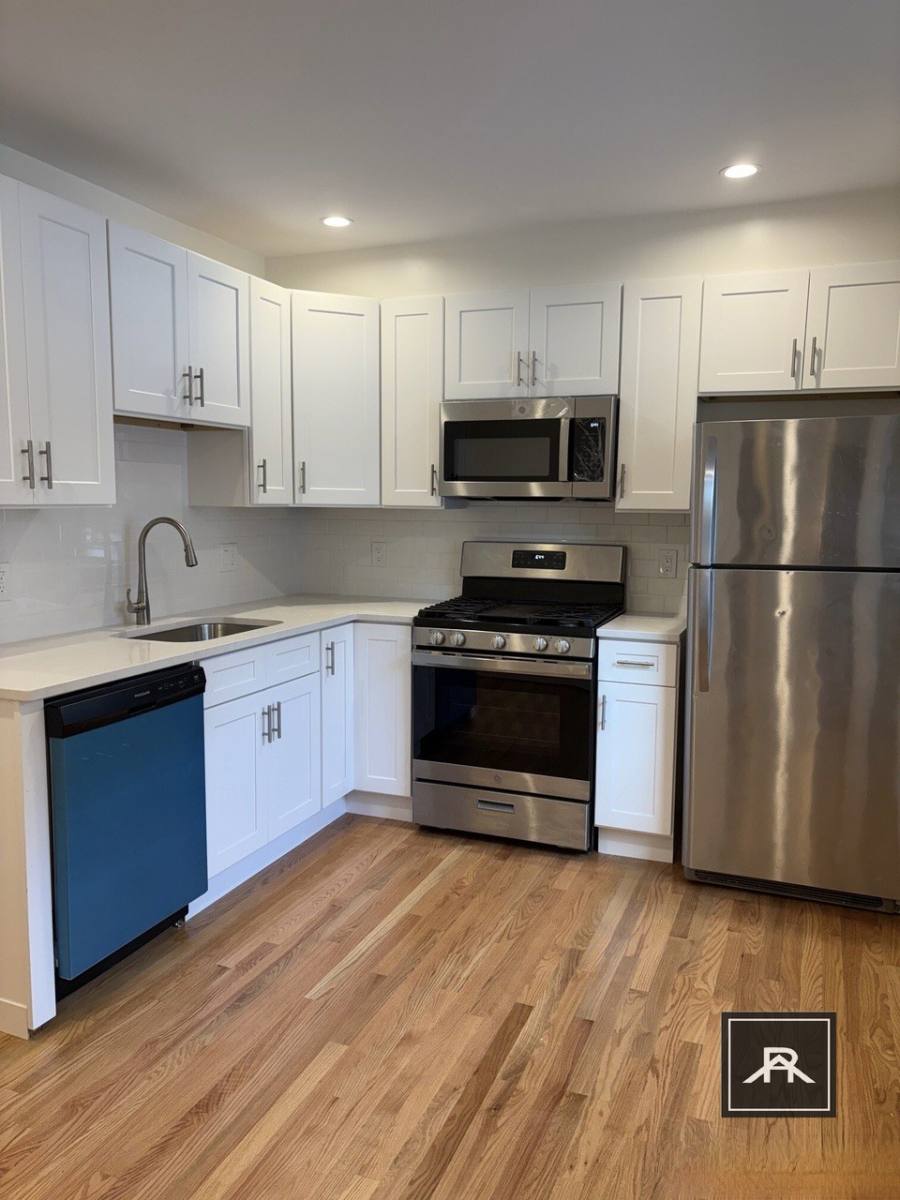 Townhouse for rent at 17 Radnor #1, Brighton, MA 02135